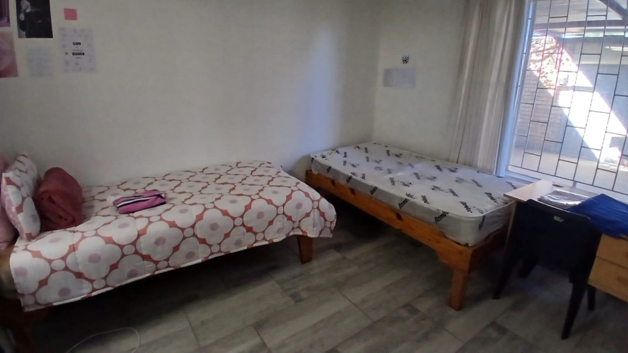 10 Bedroom Property for Sale in Brandwag Free State